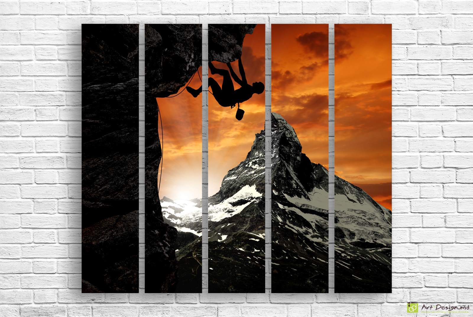 🧗 Tablou Alpinist pe stâncă pe fundal de apus montan