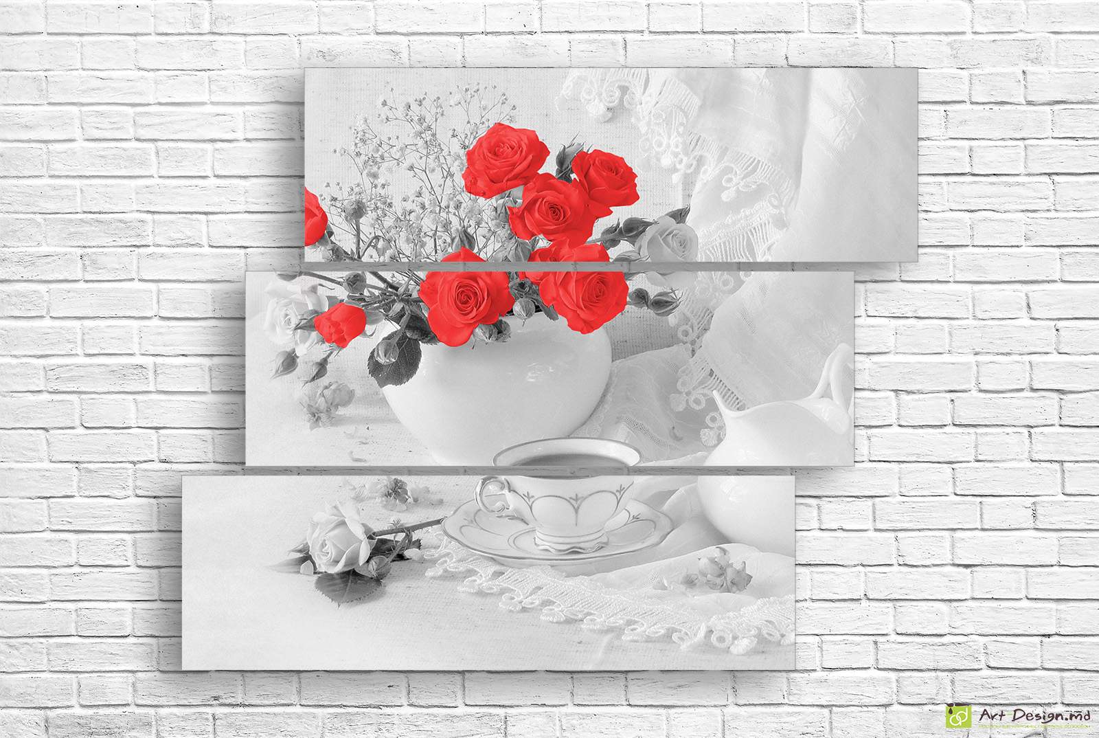 Модульные картины - красные розы на черно-белом фоне