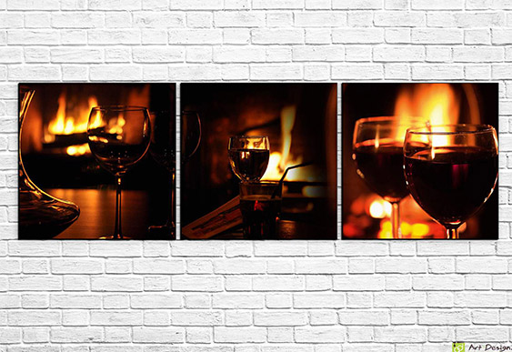 Tablou multicanvas - Un pahar de vin roșu în zăpadă