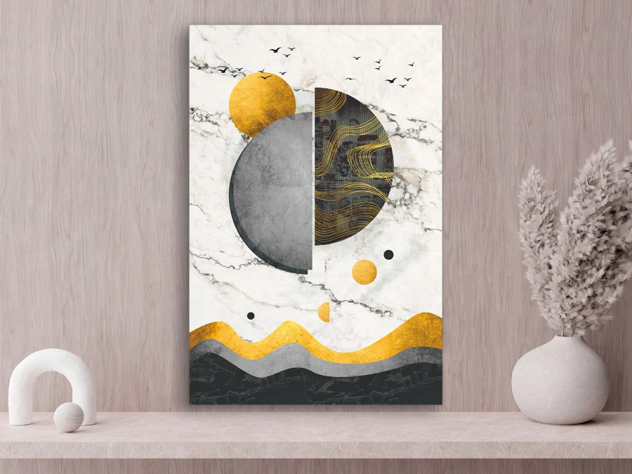 Картина с абстракцией и золотыми акцентами