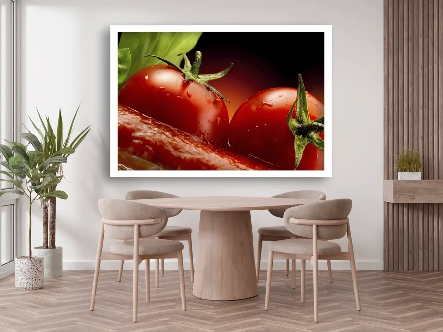🍅 Картина с помидорами и соусом в чёрной раме