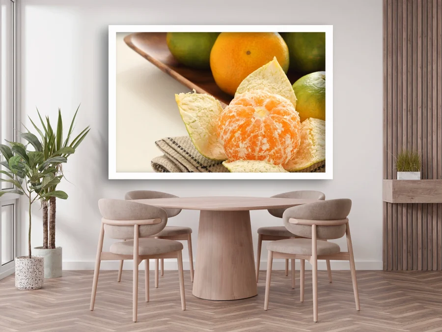 🍊 Картина с мандарином в чёрной раме