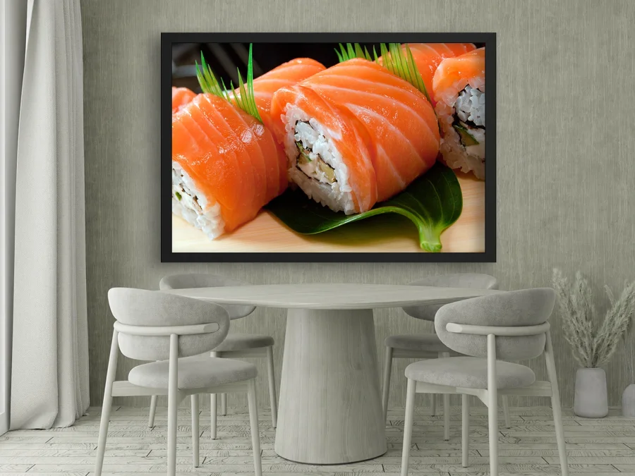 🍣 Постер с роллами из лосося в белой раме