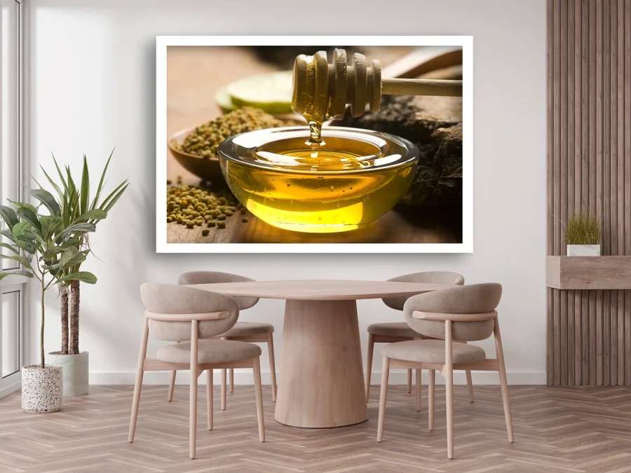 🍯 Постер с мёдом в белой раме для кухни