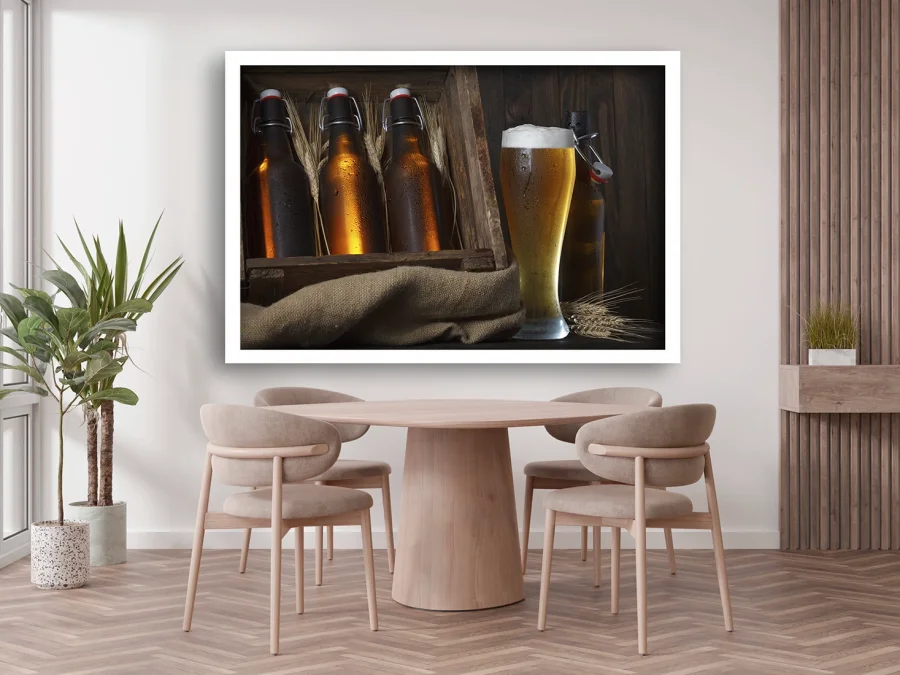 🌾 Tablou cu bere artizanală în ramă albă