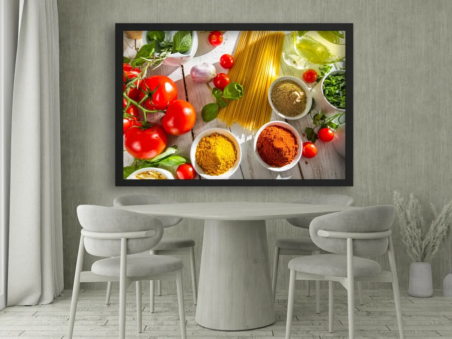 🍅 Картина «Томаты и специи» в чёрной раме