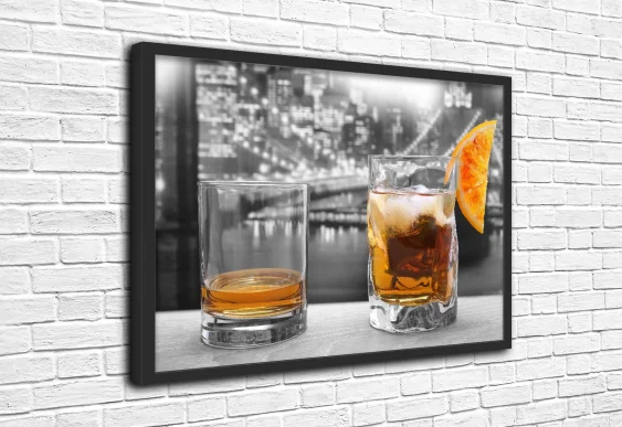 🍹 Poster cu cocktail și whisky, tablou urban cu ramă neagră