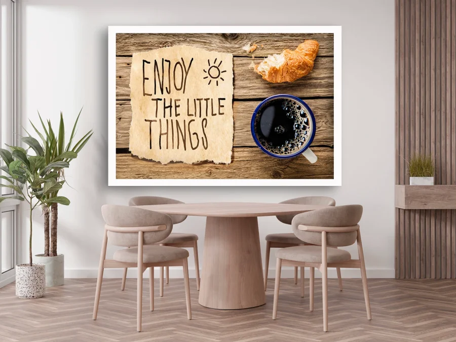 🌞 Poster cu cafea și croissant în ramă albă