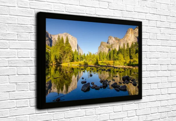 🏞️ Картина «Горное отражение в тихом озере»