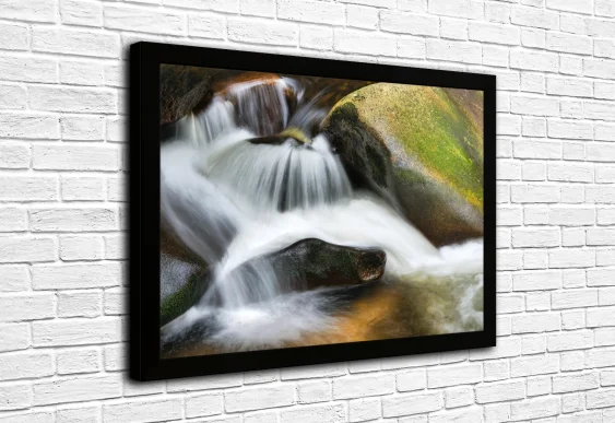 🌿 Картина «Зелёные холмы и деревенская дорога»