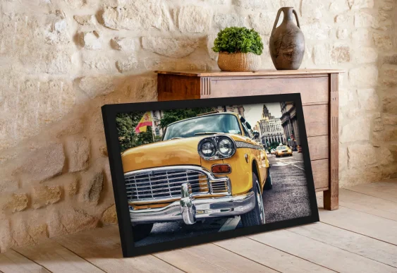 🚕 Жёлтое ретро такси в городе на холсте