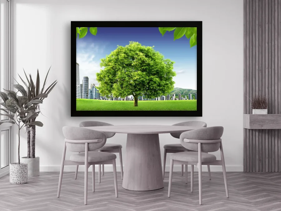 🌳 Зелёное дерево и город в белой раме