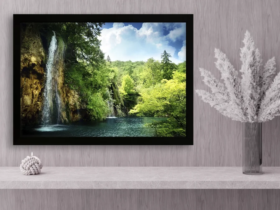 🌿 Tablou „Cascadă la stâncă și lac”