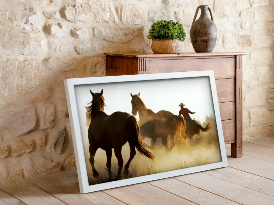 🐎 Cai în galop la apus cu cowboy în ramă