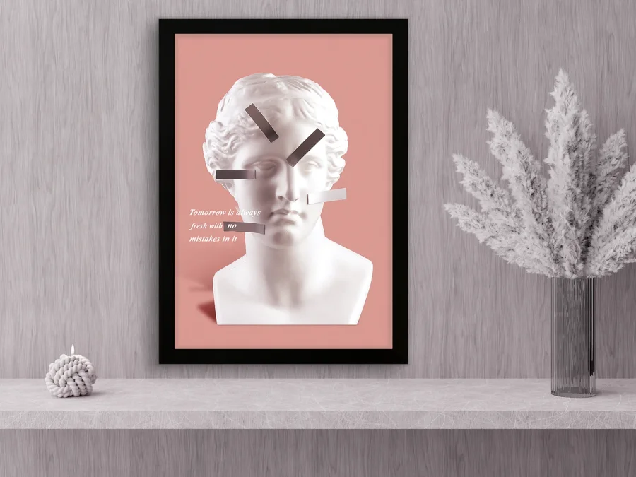 🩹 Картина «Статуя с пластырями на розовом фоне»