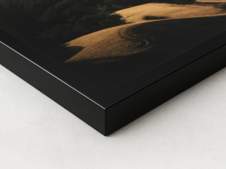 💧 Tablou „Pârâu de munte printre pietre”