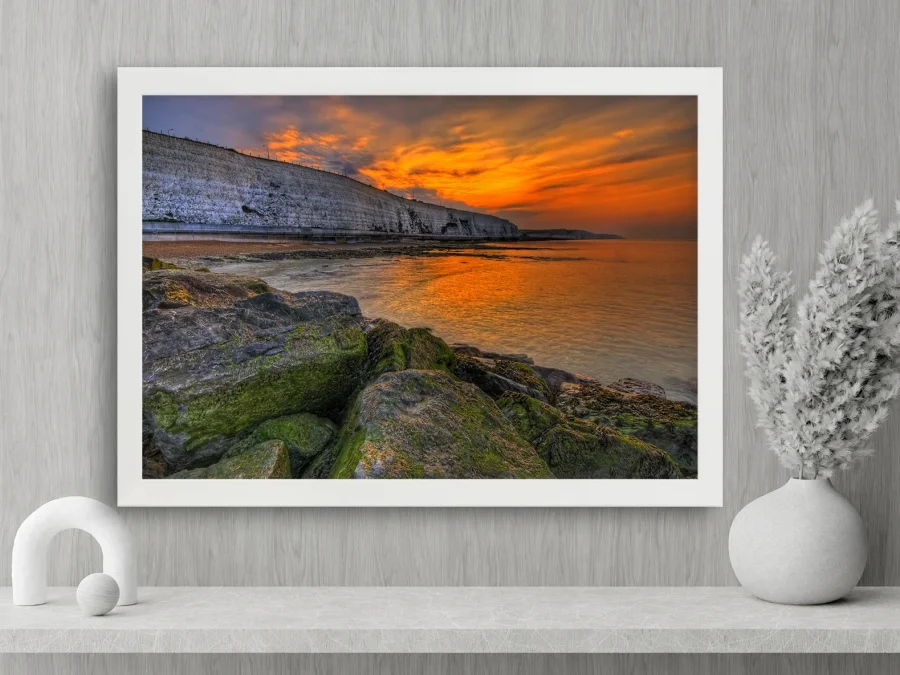 🌅 Картина «Закат у скалистого берега»