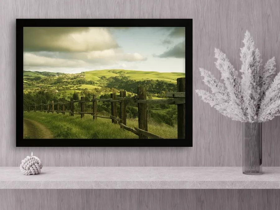 🌿 Картина «Зелёные холмы и деревенская дорога»