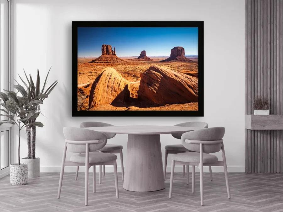 🏜️ Tablou „Stânci deșertice sub cer intens”