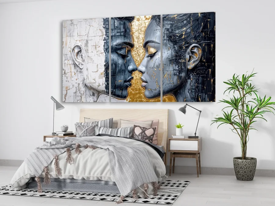 💋 Модульная картина поцелуй в золотой абстракции лица